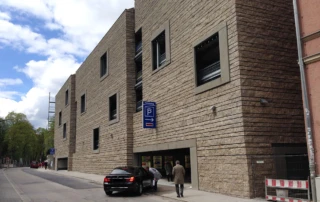 Tür- und Fenstergewände für das Parkhaus Petersweg in Regensburg