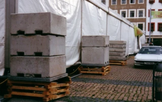 Beton-Gegengewichte mit Gabelaussparungen für mobile Bühnen, Tribünen, Zelte, etc.