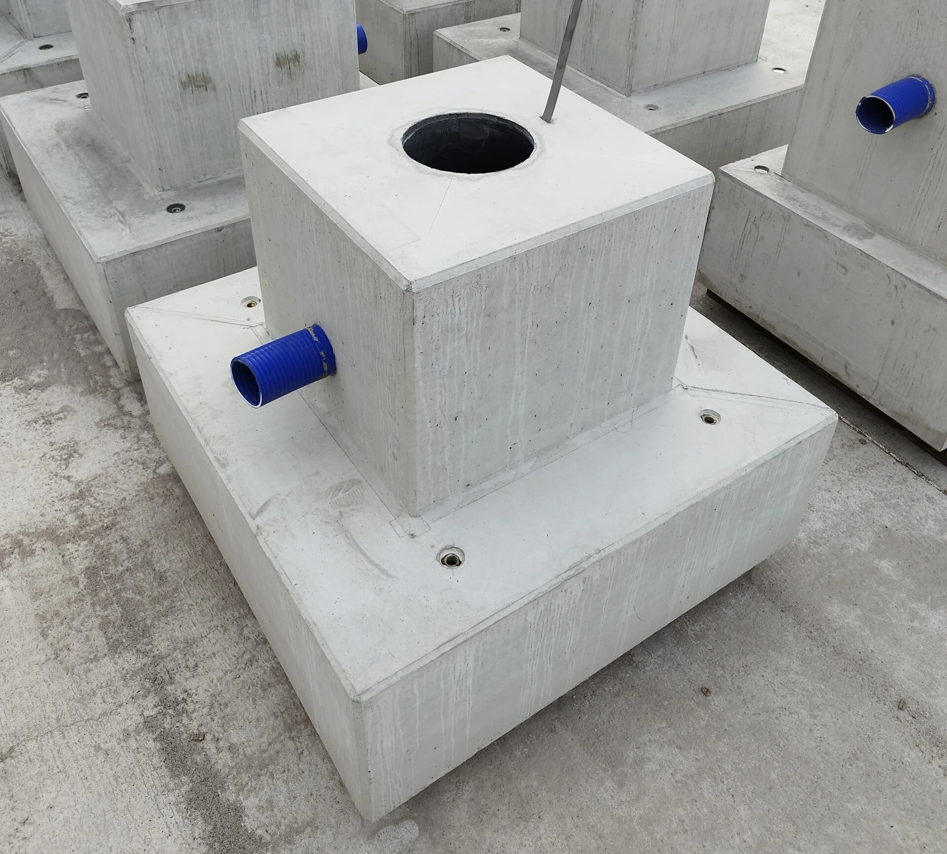 Fertigteilfundamente von Betonstein Flöha