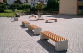 Parkbank Chemnitz für die Grundschule Unterbreitzbach