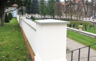 Pfeiler- und Mauerabdeckung für das Schloss Neustrehlitz