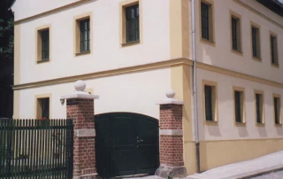 Pfeilerabdeckung für den ehemaligen Schlachthof in Oederan