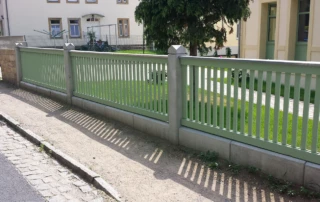 Zaunsäulen inklusive passender Sockelelemente
